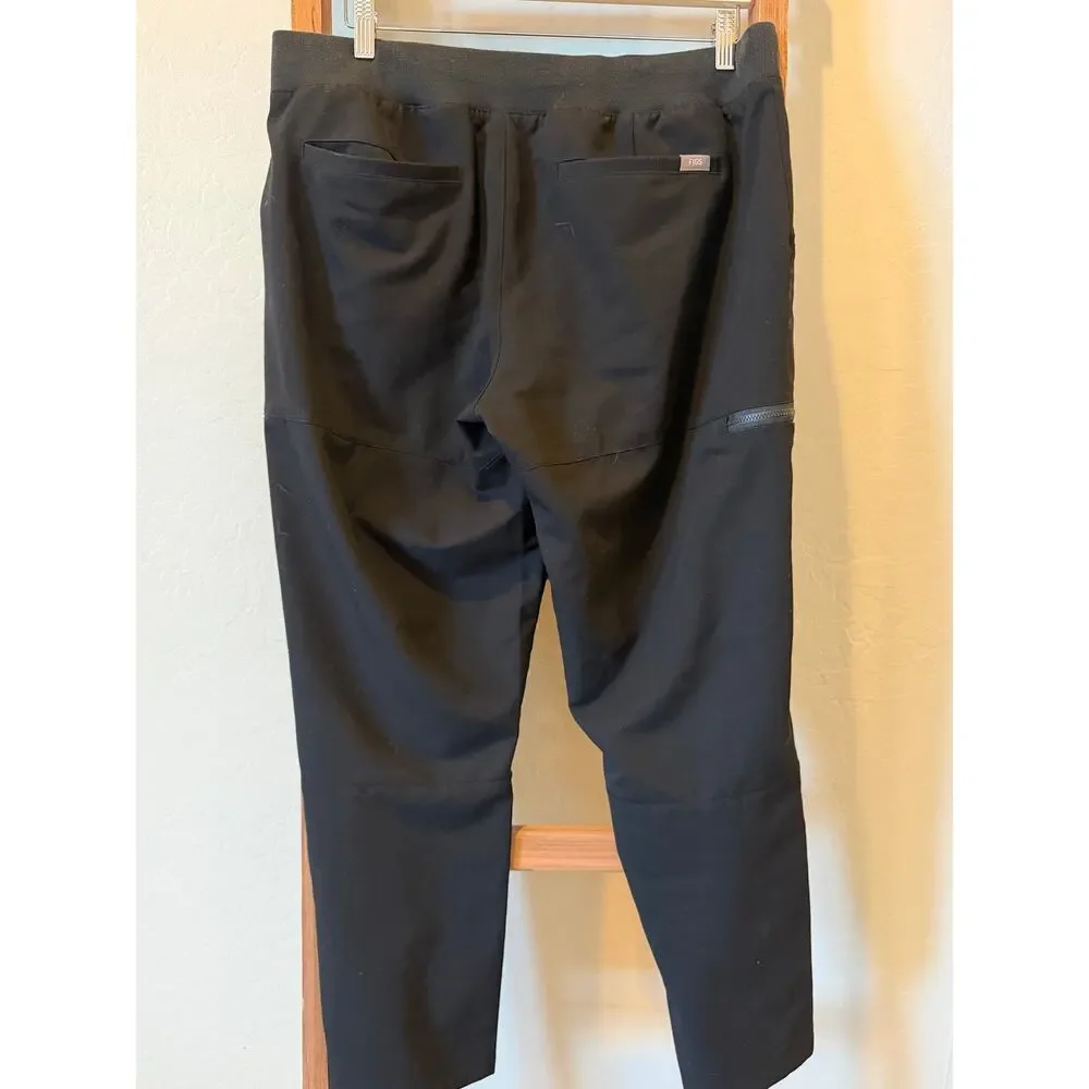 FIGS Technical Collection black scrub pants in size Large.